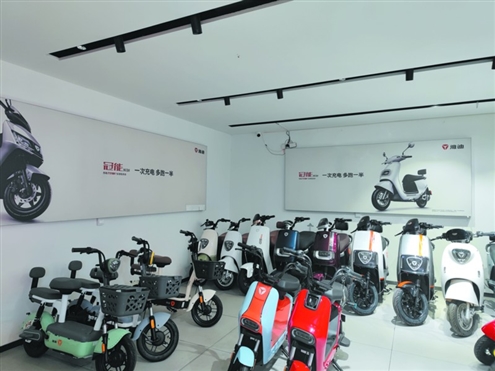 历下区一家雅迪电动车专卖店